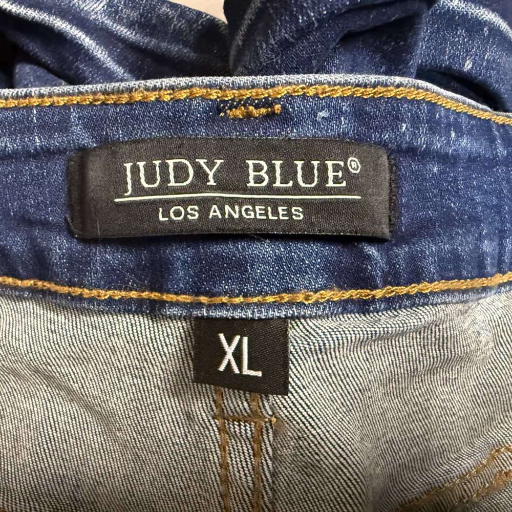 Judy Blue AVA SPLATTERED HIGH RISE SHORTS - Picture 6 of 7